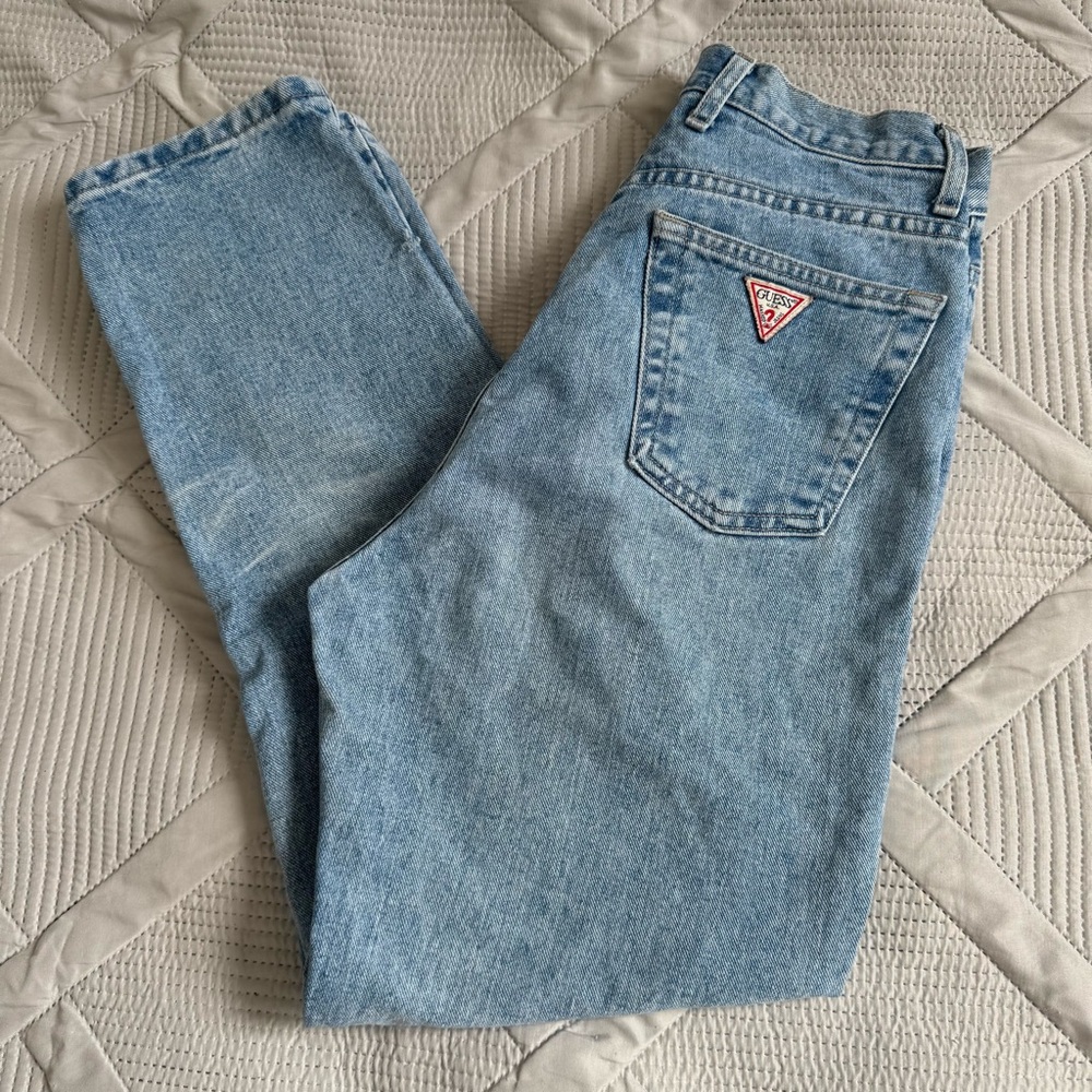 Guess Vintage High Rise Mom Jeans in Light Wash Waist Size 29